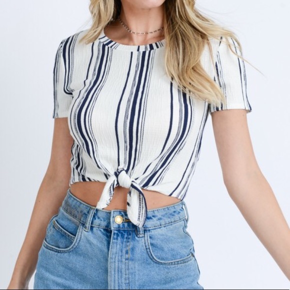 upstyleboutique Tops - ❗️Two Left❗️NWT Stripe Short Sleeve Top